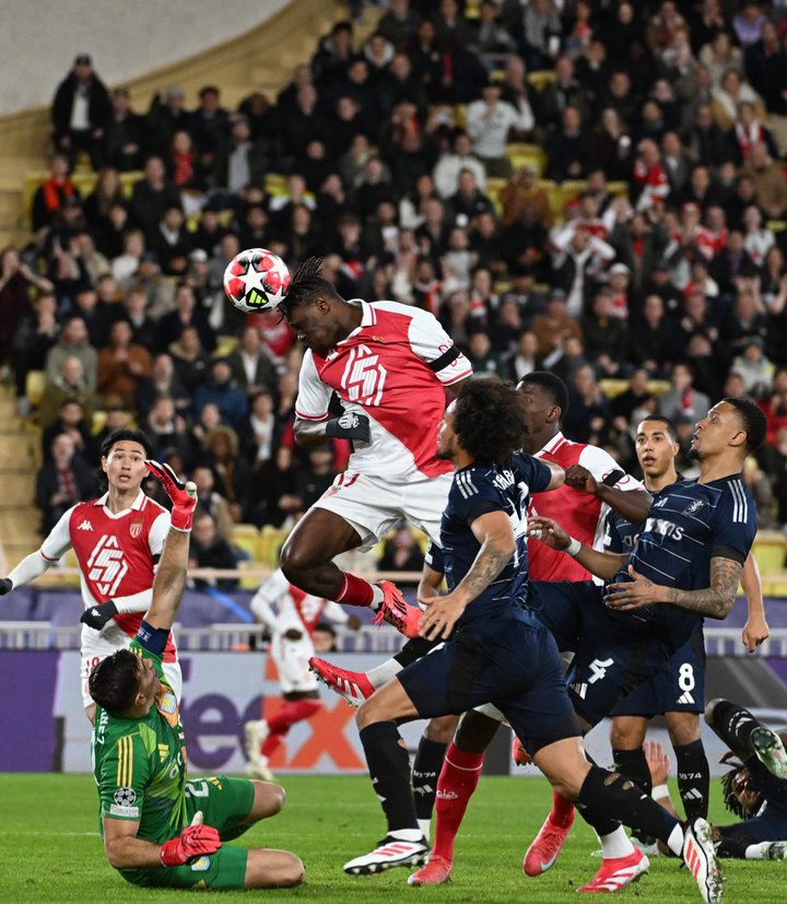 ldc-wilfried-singo-brille-en-ligue-des-champions-et-offre-la-victoire-nc-l-as-monaco-contre-aston-villa