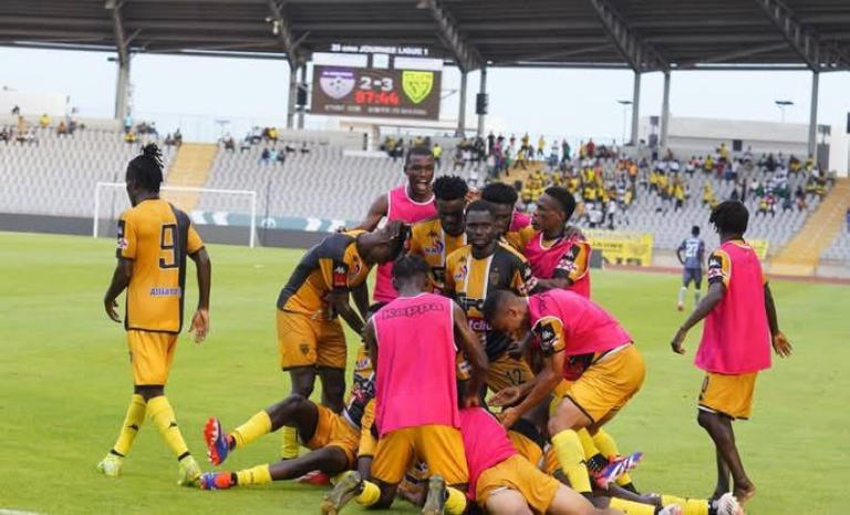cn-te-d-a-ivoire-28no-journnoe-de-ligue-1-l-a-asec-mimosas-relance-la-course-au-titre-aprnos-un-incroyable-retournement