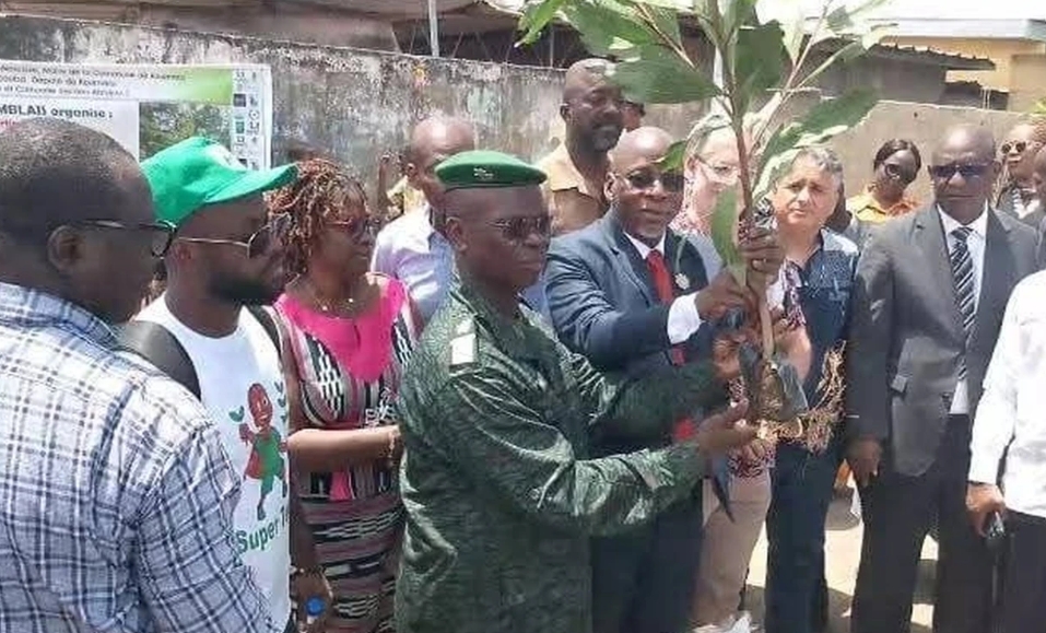 caravane-nocoles-vertes-le-dnoputno-yacouba-sangarno-appelle-les-nolnoves-nc-devenir-des-ambassadeurs-de-l-a-environnement