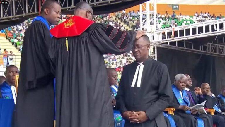 religion-le-rnovnorend-snoraphin-anoh-moudno-investi-nouveau-bishop-de-l-a-eglise-mnothodiste-de-cn-te-d-a-ivoire