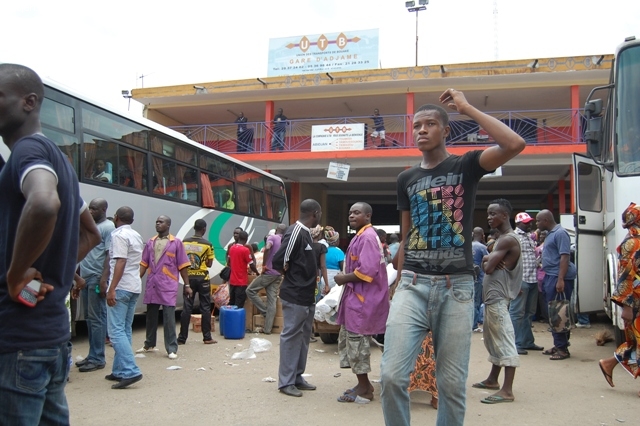 fete-de-tabaski-insuffisance-de-chauffeurs-dans-les-gares-de-nombreux-voyageurs-bloques