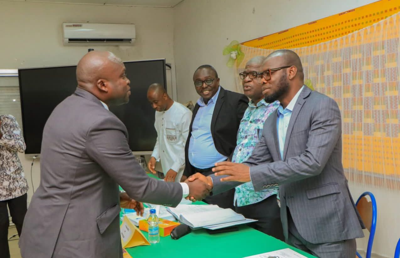 cn-te-d-a-ivoire-mamadou-sanogo-le-mnodiateur-dnolnoguno-de-la-bagouno-dnocroche-son-master-en-culture-de-la-paix-pour-la-prnovention-et-gestion-des-conflits