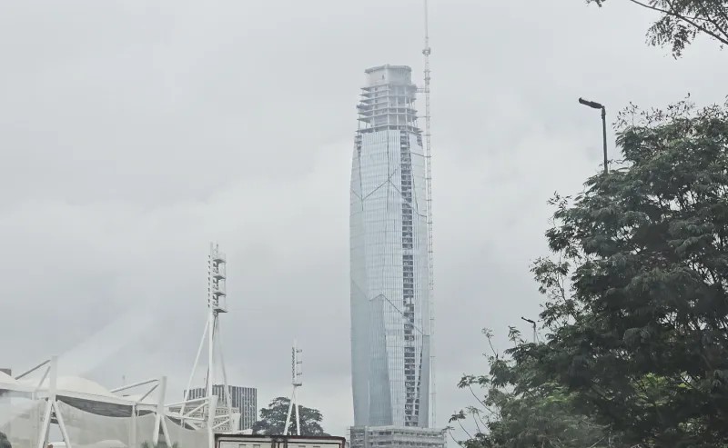 Tour F, Reine des Cieux Africains : Abidjan s’élève au sommet du continent